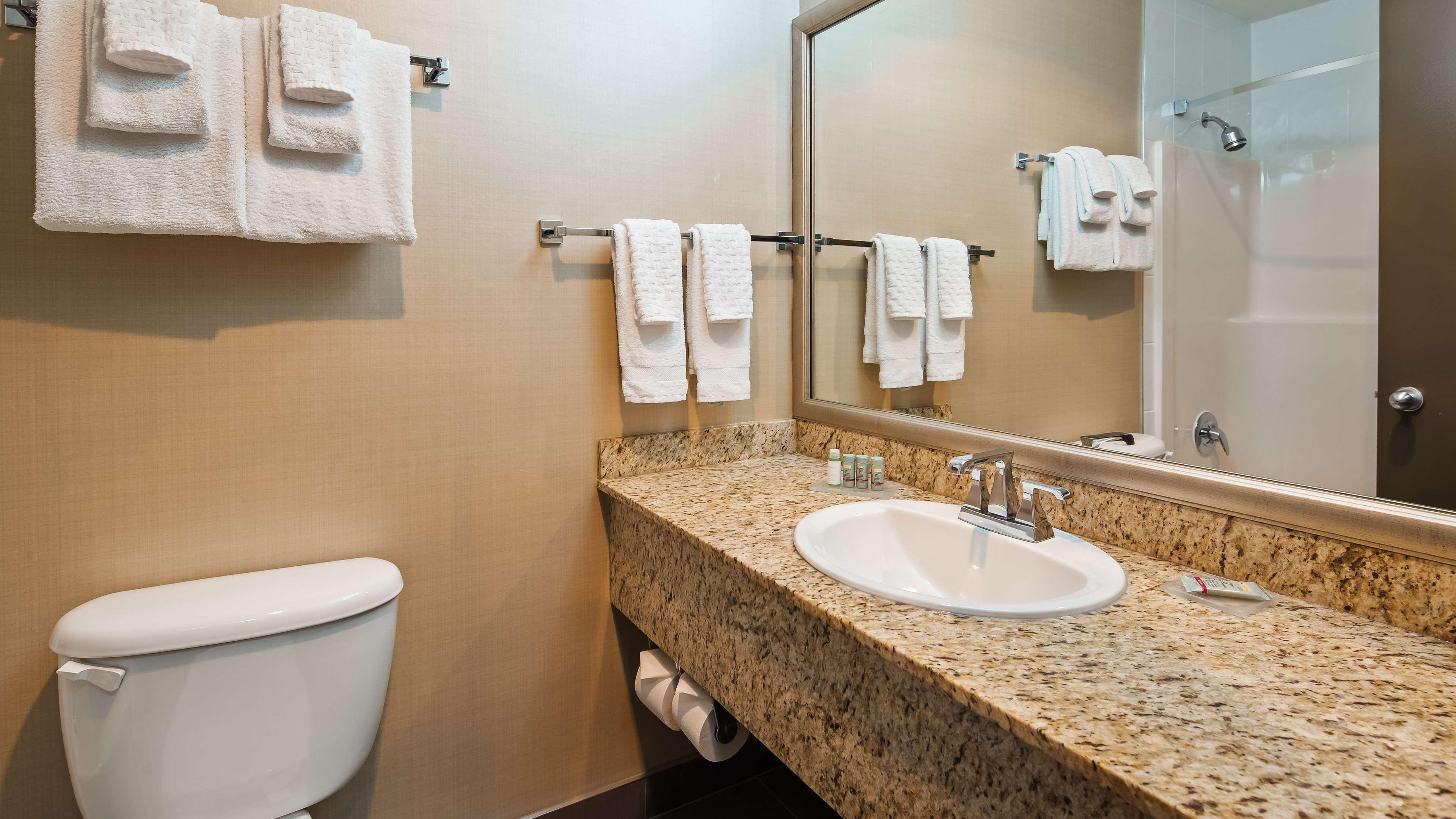 Best Western King George Inn & Suites Surrey Exterior foto