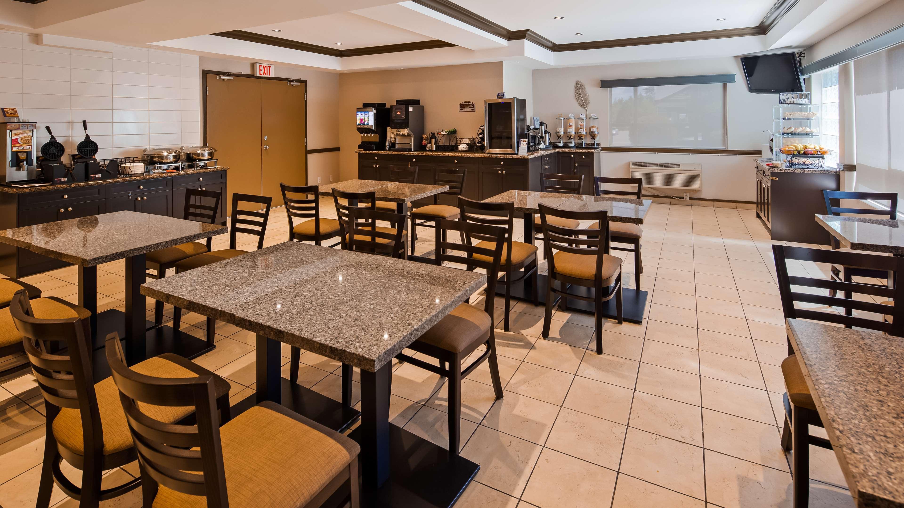 Best Western King George Inn & Suites Surrey Exterior foto